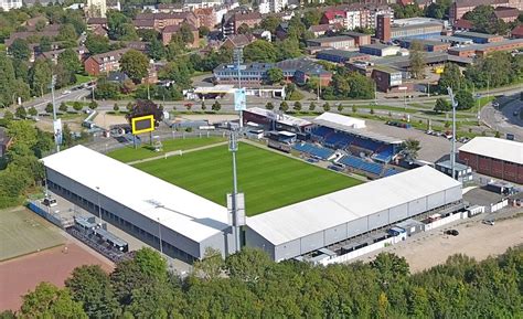 5.56 mb holstein stadion westtribüne.jpg 1,395 × 756; Erstliga-Fussball im Holstein-Stadion möglich - Kieler ...