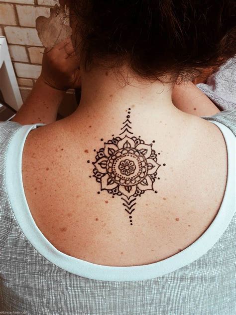 35 simple henna tattoo designs to show off in warm weather