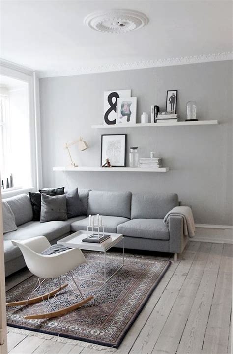 40 Simple But Fashionable Living Room Wall Decoration