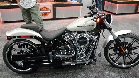 Bandingkan harley davidson breakout dengan motor sejenis. BRAND NEW 2018 Harley-Davidson Breakout - YouTube