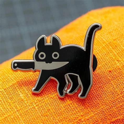 Knife Cat Enamel Pin Original Значки Аксессуары Деревянный значок