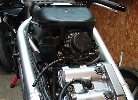 Carburetors are purely mechanical and do not rely on electronics. Motorcycle Fuel Injection Versus Carburetor | Motorcycle Mojo