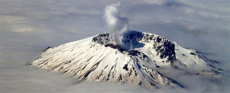 Theres Something Strange Going On Inside The Uss Deadliest Volcano