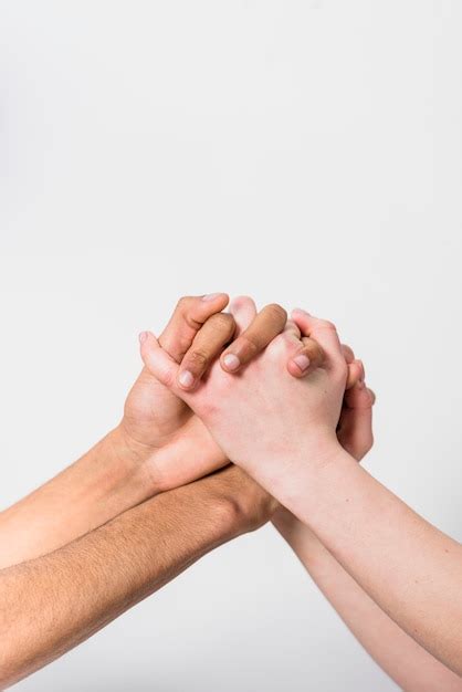 Nahaufnahme Von Den Zwischen Verschiedenen Rassen Paaren Welche Die