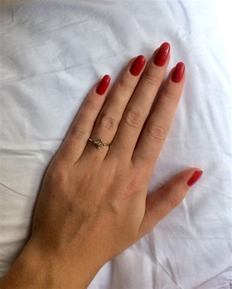 You Can‘t Go Wrong With Red Nails Redditlaqueristas