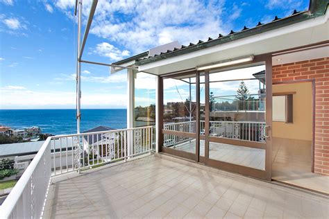 8 Mermaid Avenue, Maroubra