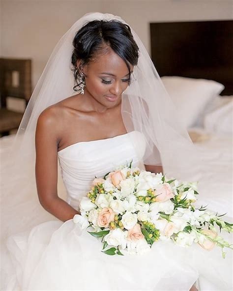 The tighter your coils, the sleeker the hairdo. 50 Short Wedding Hairstyles for Black Women 2020 - Short ...