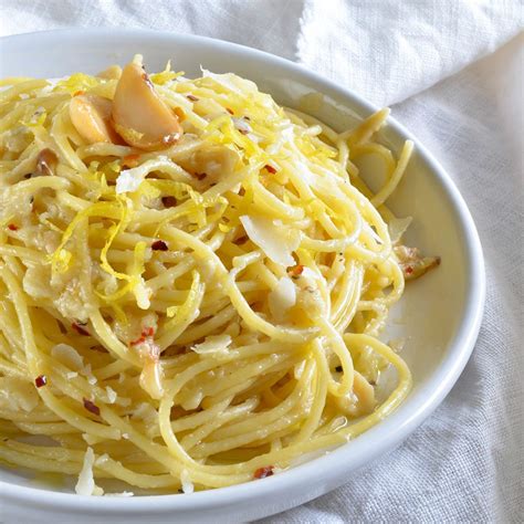 EASY LEMON GARLIC PASTA !!! WonkyWonderful