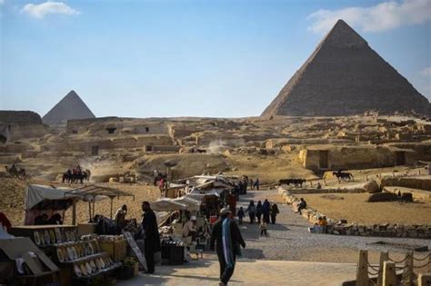 Egypt Probes Images Of Naked Couple Atop Pyramid That Sparked Uproar