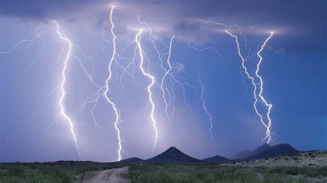 How To Photograph Lightning Tutorial And Pro Tips 4k Lightning Photos