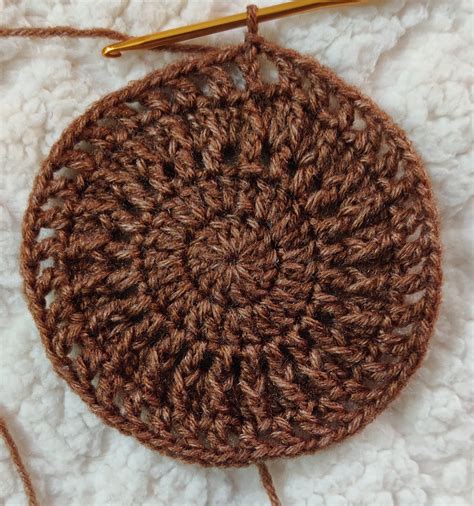Raji's Craft Hobby: Easy To Make Crochet Sunflower Tablemat Doily