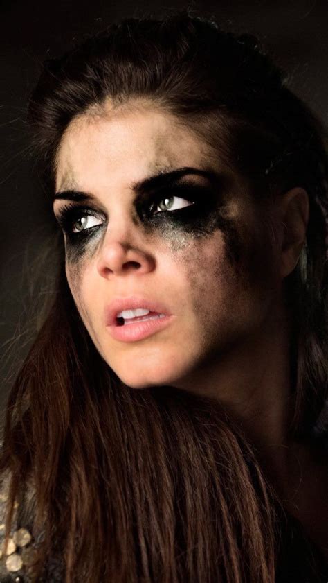 Pin By 🤯🤯 On Octavia Blake The 100 Poster The 100 Warrior Makeup