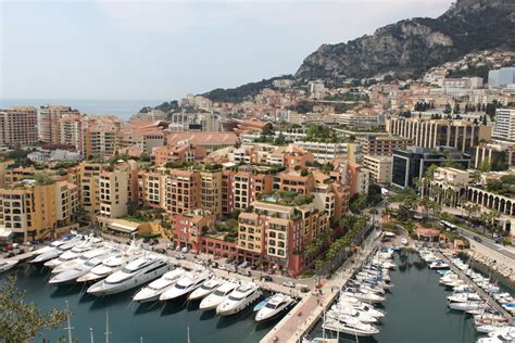 It is among the most luxurious tourist destinations in the world. โมนาโก คาสิโนริมเมดิเตอร์เรเนียน ที่ตั้งอยู่ทางตอนใต้ของ ...