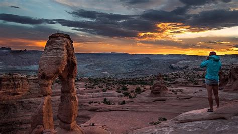 Delicate Arch Sunset Arches National Park Trail Youtube