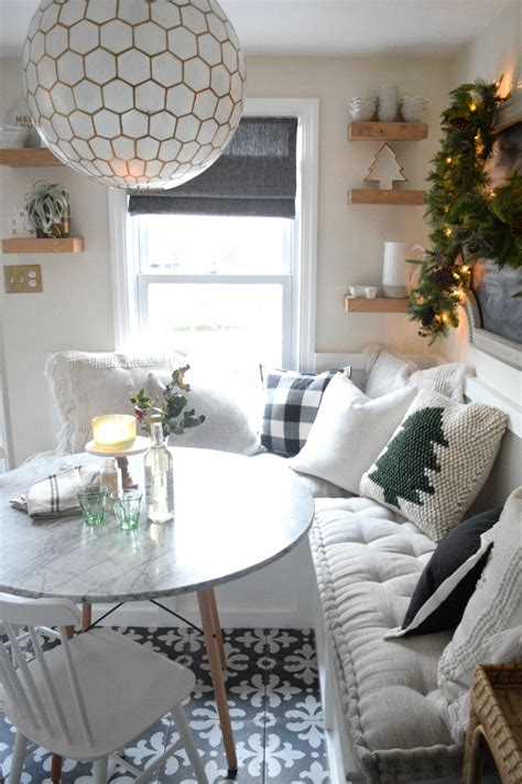 Here are seven suggestions for your consideration (courtesy of. Christmas Ideas in a Small Space- Holiday Housewalk- Main ...