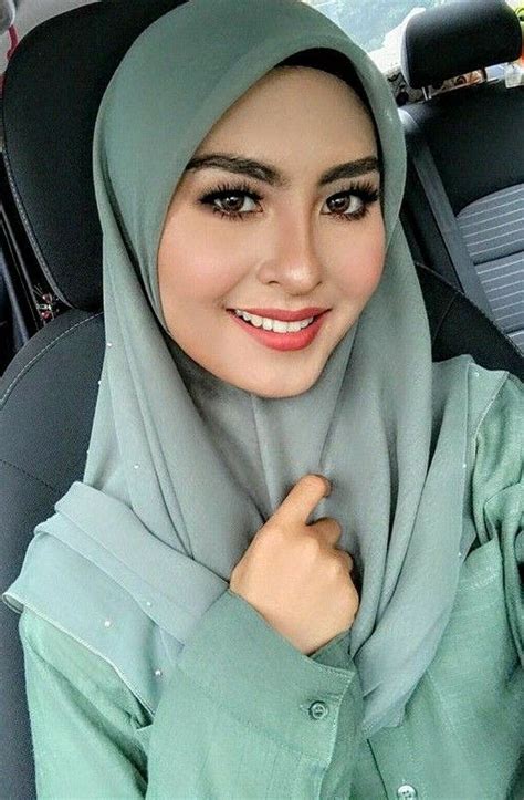 pin by hazlina sanif on hijab beautiful hijab arab girls hijab beautiful muslim women