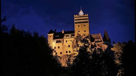 Halloween Treat A Night At Draculas Castle In Transylvania