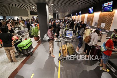 Bandara Juanda Mulai Terapkan Sistem Pembayaran Parkir Non Tunai Republika Online