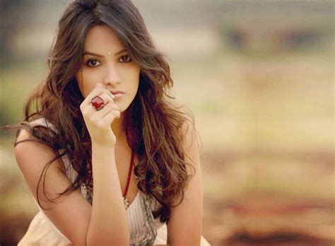 14 nisan 1980 doğum yeri: TV Anita Hassanandani Photos, Hot Bikini Bra Pictures & Latest Hd Pics - FunRoundup.com