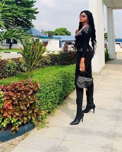 Is Yvonne Rofem Really The Tallest Woman In Nigeria DNB Stories Africa