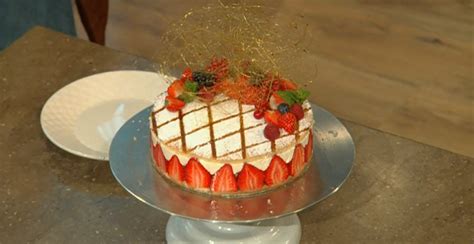 The vanilla extract gave it a great taste and smell. Sponge Flan Cake with Strawberries by James Martin on ...