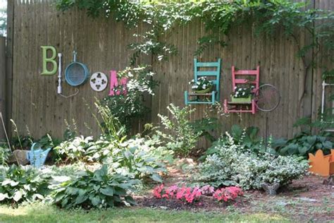 We've sourced the very best garden design ideas that are creative, fun & achievable in a weekend! Get Creative With These 23 Fence Decorating Ideas and ...