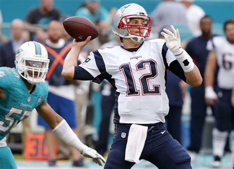 Tom Brady Injury News Patriots Qb Has Sore Ankle After Hit Sports Illustrated