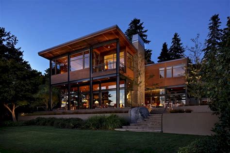 These lakefront homes are ideal for active families who want to have great views and easy access to the lake. Contemporary Lake House Plans (Contemporary Lake House Plans) design ideas and photos