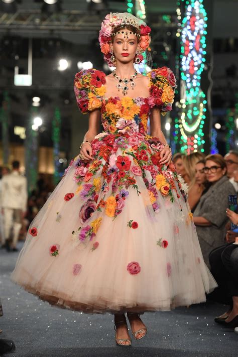 Dolce And Gabbana Hosts Dubai Show Floral Fashion Gabbana Dress