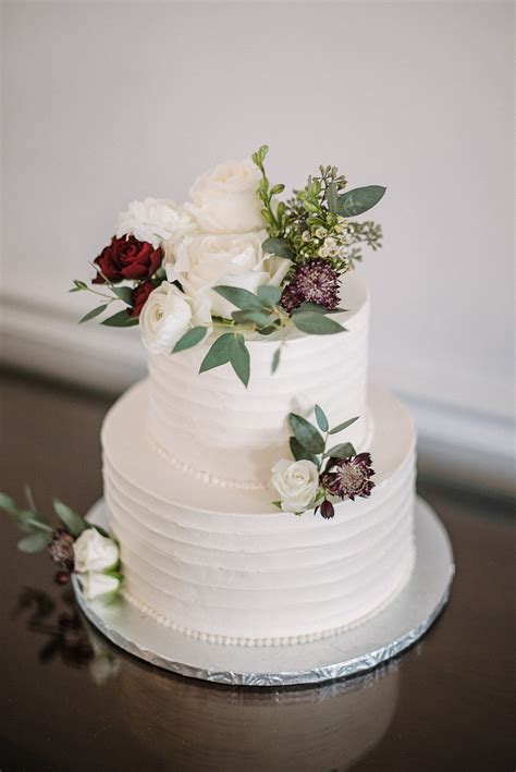 19 Two Tier Cakes To Inspire Your Wedding Dessert Table Weddingwire