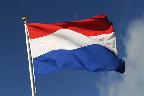 the dutch flag represents the unity and independence of the entire kindom of the netherlands