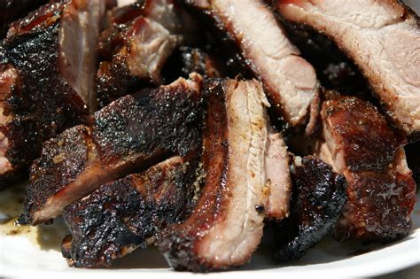 U ponudi je širok asortiman dimenzija i stilova koji će odgovarati svemu što pečeš. Dobra Hrana - Recept za malo drugačiju svinjetinu!
