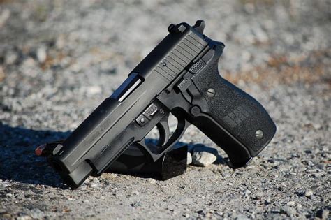 Which One Is Better Glock 17 Vs Sig P226