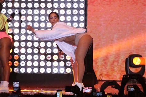 Oops Singer Anitta Nip Slip At Music Awards In Rio De The Best