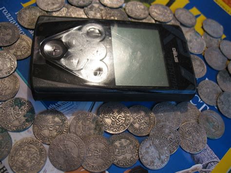 The detector has a 13.6 khz operating frequency, which gives better detection on a wide range of targets; XP Deus metal detector review | Relic Hunting
