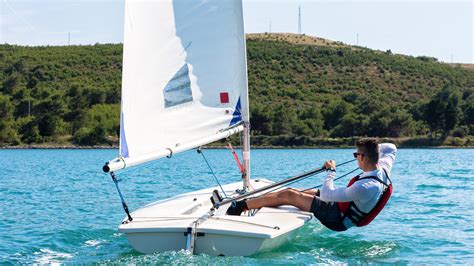 Dinghy Sailing Why Its Great For Beginners And Keelboat Sailors Bandb