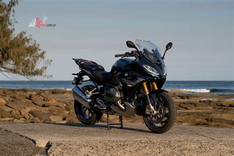 It was always going to be tricky to improve on such a successful machine, but bmw have managed it, thanks to its tasty new motor. Video Review: 2019 BMW R 1250 RS Exclusive. The best boxer ...