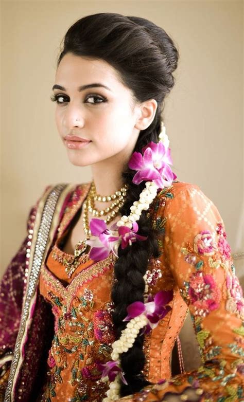 N Pakistani Bride Indian Bride Pakistani Mehndi Pakistani Dresses Indian Wedding Hairstyles