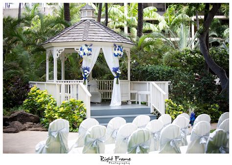 Wedding In Hilton Waikiki Beach Hotel Right Frame Photography