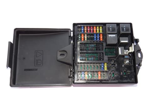 Xj 2011 supersport relay fuse diagram. Jaguar XJ 2010-2012 OEM Engine Compartment Fuse & Relay Box C2D17257