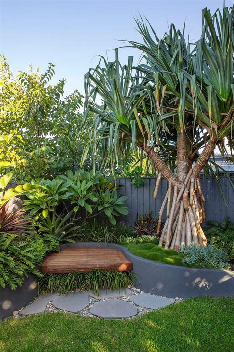 16 Beautiful Tropical Landscape Designs For Your Perfect Garden