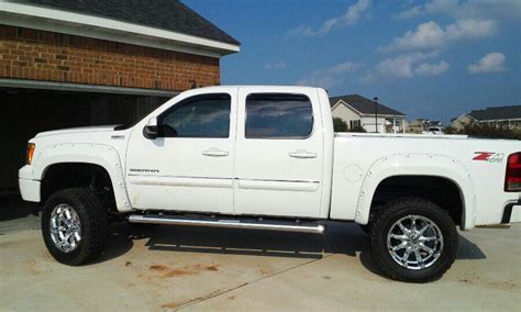 Check spelling or type a new query. white lifted GMC Serra truck | Gmc, Gmc trucks sierra ...