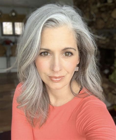 Pin By Jami Freeman Vargas On My Style Long Silver Hair Long Hair Older Women Long Hair Styles