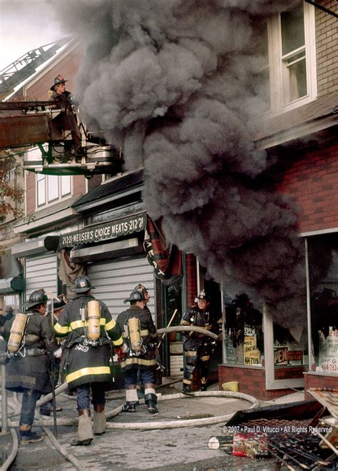 Heavy Smoke Vintage Fdny 1980 Jamaica Ave And 212 Street Flickr