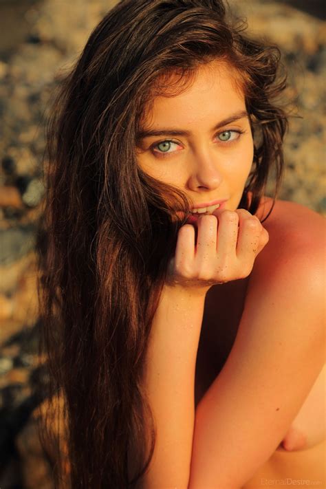 Alissa Foxy Nude In 12 Photos From Eternal Desire