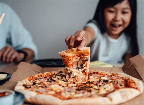 One Major Side Effect Of Eating Pizza Says Dietitian — Eat This Not That
