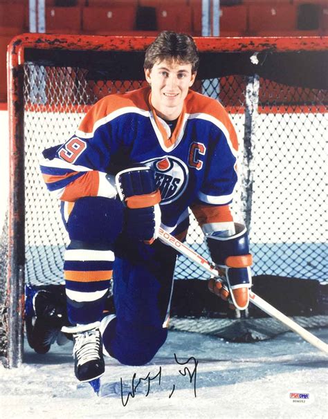 Lot Detail Wayne Gretzky Signed 11 X 14 Color Photo Psadna