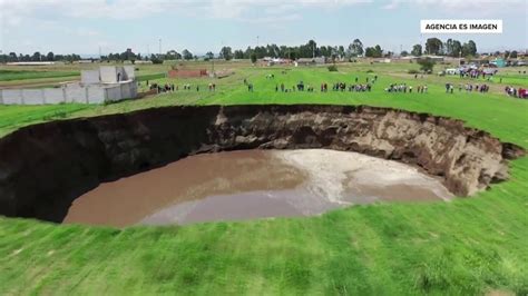 Massive Mexican Sinkhole Threatens To Swallow An Entire House