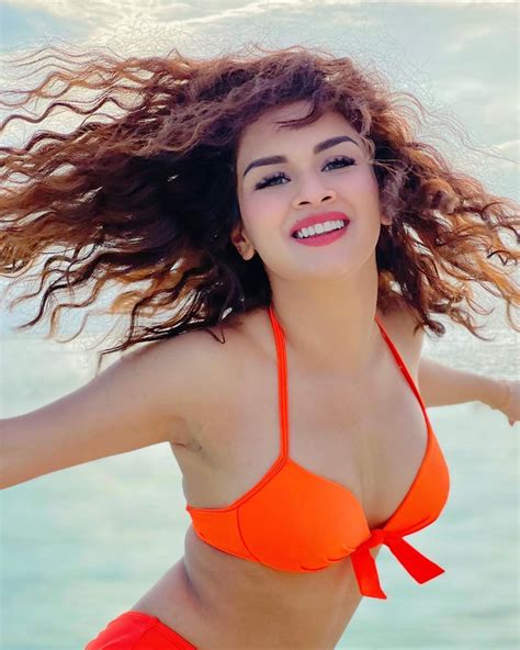 Avneet Kaur In Two Piece Orange Bikini Sets Internet On Fire See All