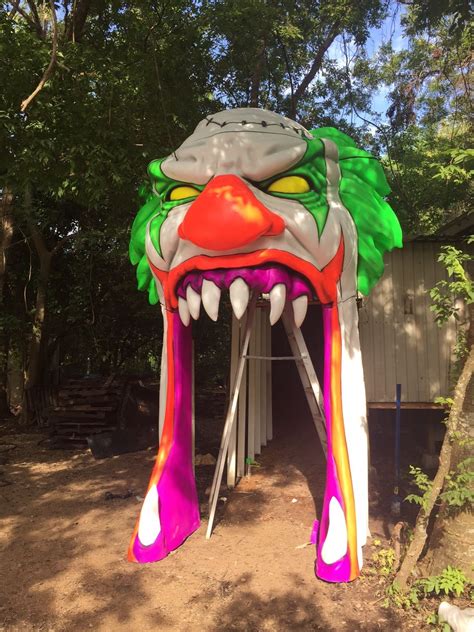 Clown Facade Entrance For Redrum Haunt Made By Legacy 3d Fx Halloween Circus Creepy